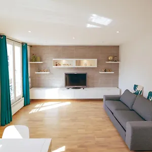 https://paris15em-charles-michels-appartement.fr-paris.fr
