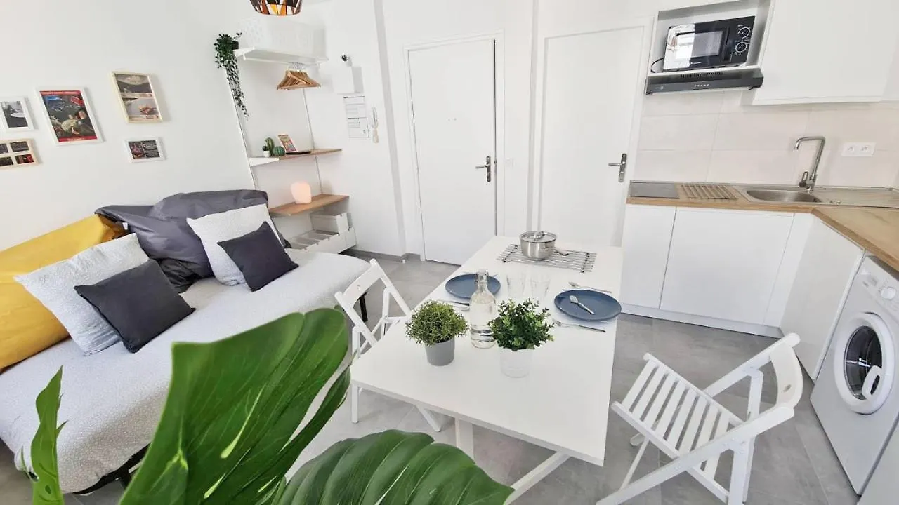 Maxbnb - Studio Cozy - Climatise - Wifi Fibre - 10 Min A Pied Gare -3- Toulon